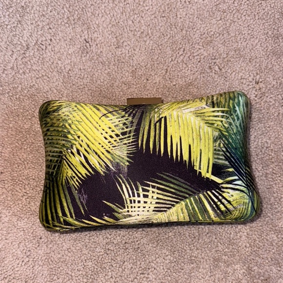Tropical Palm Leaf Clutch - Picture 2 of 6